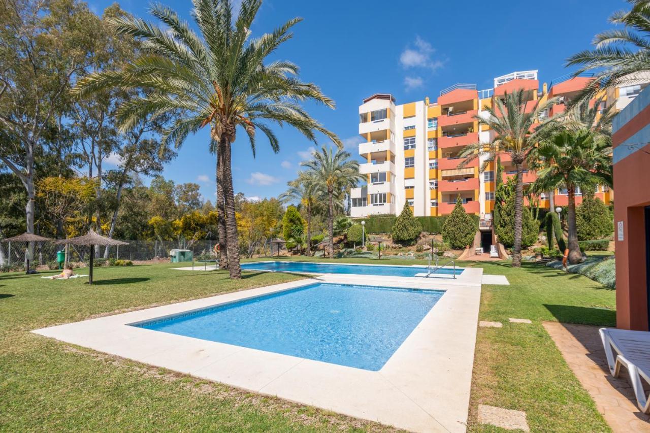 Con Piscina, Golf Y Solarium By Rent Me Appartement Estepona